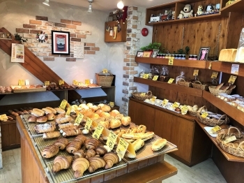 西区八軒 Kawakami Bakery ろっぱや さんのふわふわくりーむぱん 札幌市西区 手稲区のおすすめパン特集 まいぷれ 札幌市西区