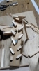 お兄ちゃんの木でできたビー玉転がし上手く進む「兄弟(1年と3年)でビー玉転がし大作戦」