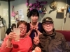 かなちゃんとお客様　カップルやご夫婦も多いです「今週もよろしくおねがいします　今週は四日間の営業です　リトルソングスかなちゃん　尼崎カラオケバー　大物bar」
