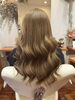 シールエクステ「シールエクステでミディアムからロングヘアに変身！巻き髪も楽しめます」