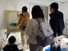 珪藻土の塗りパターン決めの様子「家づくりを支える職人の技：左官仕事の魅力」