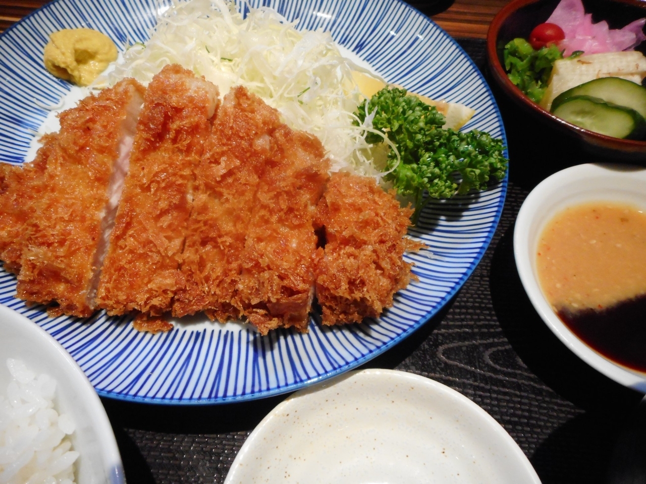 とんかつ稲 モザイクモール港北店 ボリューム満点のトンカツ 国産豚使用のコスパ抜群ランチ 都筑区のおすすめランチ特集 まいぷれ 横浜市都筑区