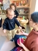 ワークショップ参加のおこさまと講師「第5回ワークショップ【KOPPA（こっぱ）】英語でおままごと♪レポート」