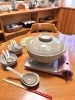 土鍋セット「ゲストと囲む今季の鍋じまい　ふたつの味を何杯もおかわりして」