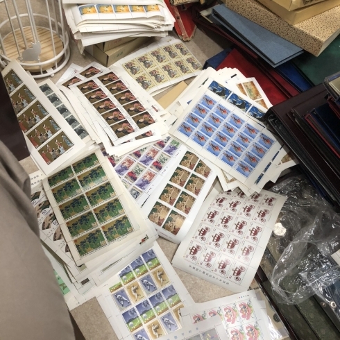 生前整理の一例：切手の買取「札幌市西区で遺品整理の不用品買取・査定なら「買取専門店 くらや 札幌西店」へ！出張買取も実施しております。」