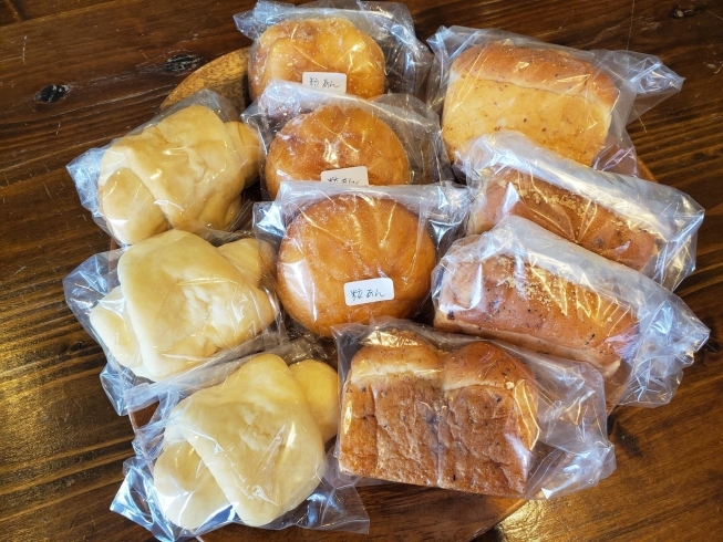 塩パン、あんドーナツ、ミニ食パン「毎月第２第４金曜日パン販売」