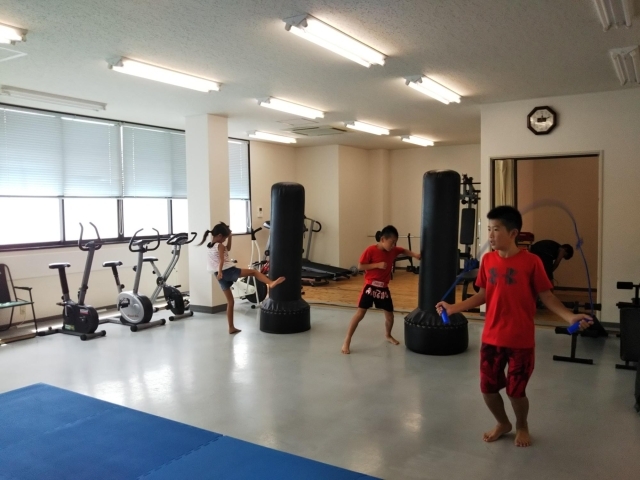 糸島市前原駅南 Kings Gym キングスジム 糸島唯一の世界チャンピオン輩出のキックボクシングジム 糸島市の新店オープン特集 まいぷれ 糸島市