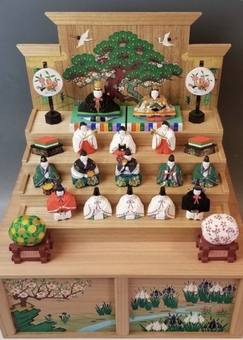 川口神泉刀
木彫色彩　雛人形「あんてぃっく壱」