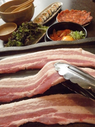 サムギョプサルコース「春の歓送迎会は「韓国グルメ」でわいわい♪　楽しみませんか？　韓国伝統料理の参鶏湯（サムゲタン）をご紹介！」