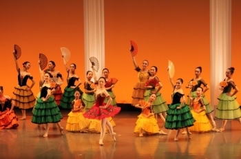 舞台：バレエ、ドンキホーテより「キトリと娘たち」「大川都バレエ教室」
