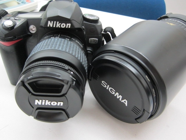 「Nikonのカメラ、SIGMAの望遠レンズのお買取り！」