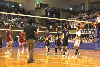 宮崎工業高等学校 ネットを越えてつながる バレーの輪 まいぷれ 宮崎
