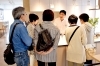 実際の商品を見て、ふれて、体感できるショールームバスツアー。「セキカワカナモノ/MADOショップ 関川お客様サービスステーション」
