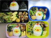 「家族みんなのお弁当！『にわとりを着たキイロイトリ』」