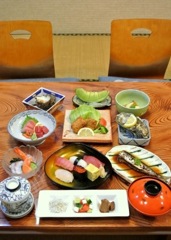 コース料理は3,300円～5,500円。「寿司 魚正」