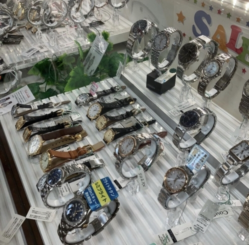 腕時計など「メガネ・時計やジュエリー・アクセサリーなどのお店」