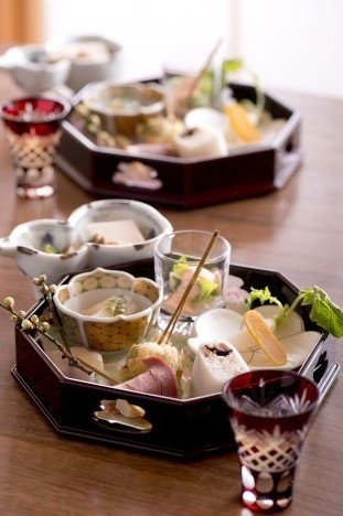 ONSEN RYOKAN 山喜の料理は、
和のコース料理です。「ONSEN RYOKAN 山喜」