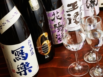 店主がこだわり厳選した各種日本酒もお楽しみください「にくの助」
