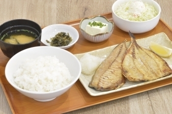 東浜うまか一夜干し定食 850円「かけはし水産 させぼっくす99店」