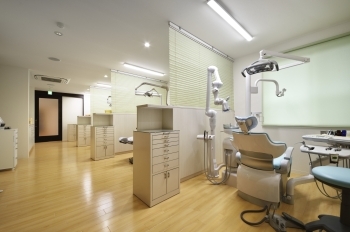 清潔感のあるバリアフリー設計の治療室です！「多田歯科医院」