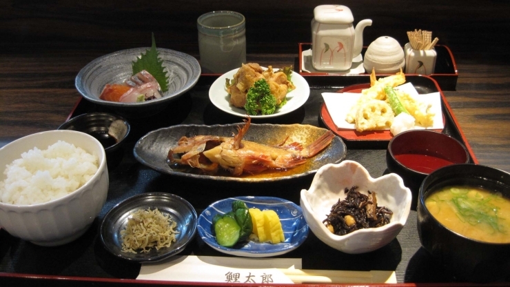 「遊食 鯉太郎」新鮮な旬の素材を！！　お手頃価格の定食でお楽しみください。
