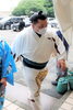 「明日は千代翔馬関との取り組みです！白鵬関の太刀持ちをさせていただいております！是非ご覧ください✨」