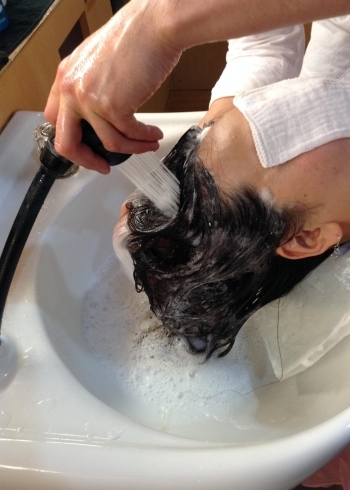 刺激がない優しいお水で、お客様の大切な髪の毛をお守りします。「Creative Cut Bijou （クリエイティブカット ビジュ）」