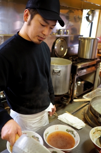 自慢のラーメンは煮干しのあっさりスープが特徴です。「ラーメン 一平」