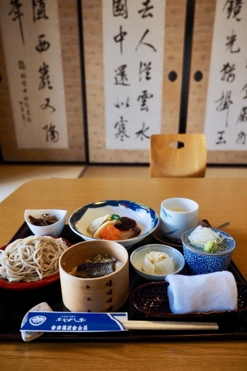 志ぐれ昼膳　1,700円
奥ゆかしい座敷で食べる御膳はさらに格別「志ぐれ亭 一日二組限定の宿」