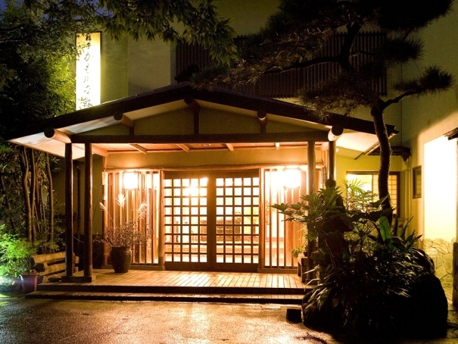 「料亭 かも川本館」長岡の地で愛されて70年。四季を満喫できる料亭。