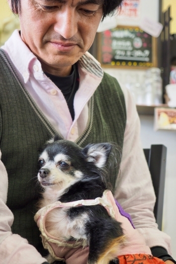 菊地オーナーと副店長あんず（犬）「会津YOROZUYA」