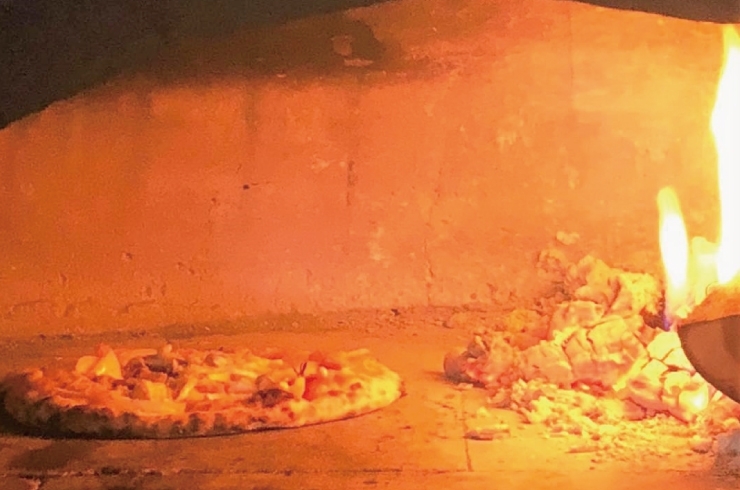 「Pizzeria Sciosciammocca（ピッツェリア ショシャンモッカ）」薪窯で焼き上げるサクッ・モチッ・ふわっ！食感が自慢の石釜ピザ