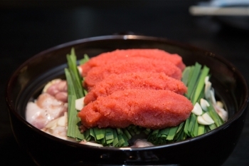 一番人気の「明太子もつ鍋」「炭火焼焼肉 久保屋」