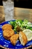 ハチくんコロッケ　440円
手作りホクホクの沁みる味わいです「酒処ハチヤ」