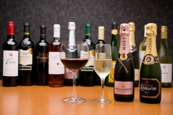 種類豊富なドリンク
ワイン・ビール・焼酎・日本酒など「felice DINING（フェリーチェ ダイニング）」