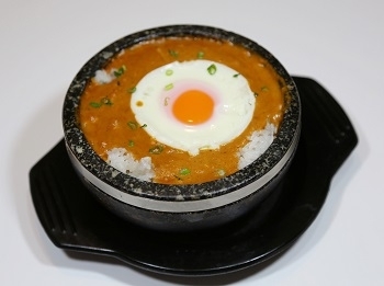 石焼カレーランチ　850円「インド料理レストラン タージ・マハル」