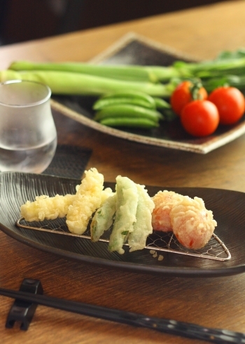 新鮮な野菜をサクサクに揚げた天ぷらはホクホクのうちに。「和食堂 穰（ゆたか）」