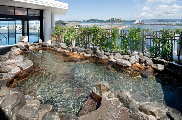 「紀州黒潮温泉」和歌浦の海を眺める絶景の天然温泉