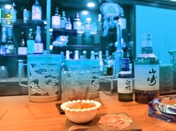 生ハム＆手作りお通しでまず一杯♪　手作りスイーツもありますよ「スナック marine Blue（マリンブルー）」