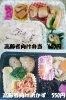 「日替わり高齢者向け弁当」上が弁当600円　下がおかず550円「ひぃちゃん亭」