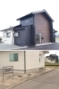 手前の住宅前にある看板が目印。奥までお進みください。「Ma'am Hair」