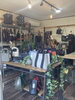 店内です。「お店の外観・アクセス・店内紹介！岡山かばんへようこそ」
