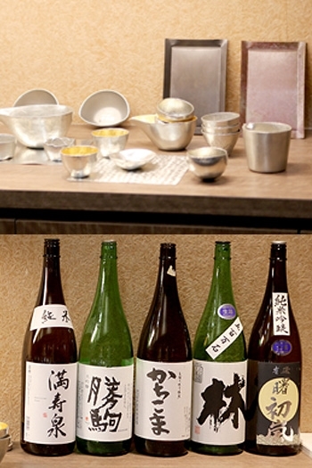 上）高岡クラフトの器
下）富山の地酒を揃えています！「居酒屋かめ蔵」