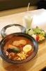 やわらかチキンのスープカレー　ランチセット
写真はトマトベース「SoupCurry 笑くぼ」