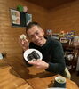 差し入れの手作り巻き寿司「マスターゆう福をいただき感謝🙇‍♂️」