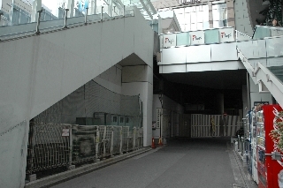 「新宿駅東南口自転車駐輪場」JR新宿駅徒歩1分の自転車等駐輪場