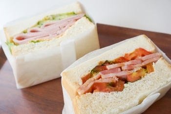 お昼ご飯の為に、通勤前に購入される方もたくさんいます！「おとなのサンドウィッチ」