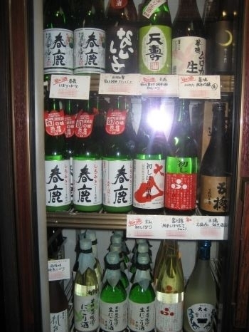 日本酒は甘口から辛口、季節ものまで。「わいん おさけ いこま」