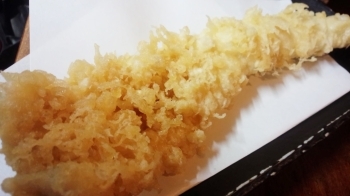活〆穴子の天ぷら　ビッグサイズで食べごたえ抜群！「海鮮や まる久」