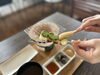「自分で焼いて楽しむ！和カフェの『焼き団子セット』新登場」
